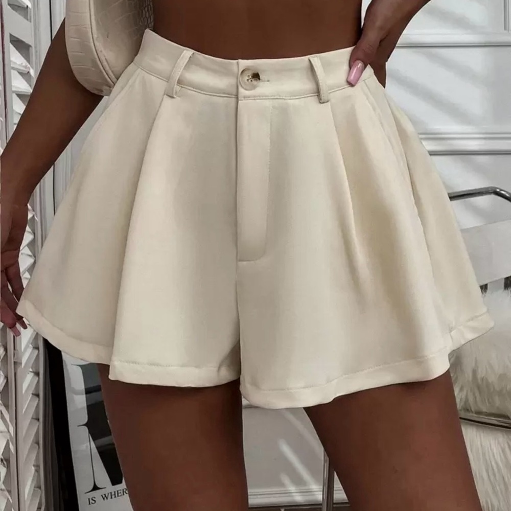 SHEIN High Waist Cream Shorts